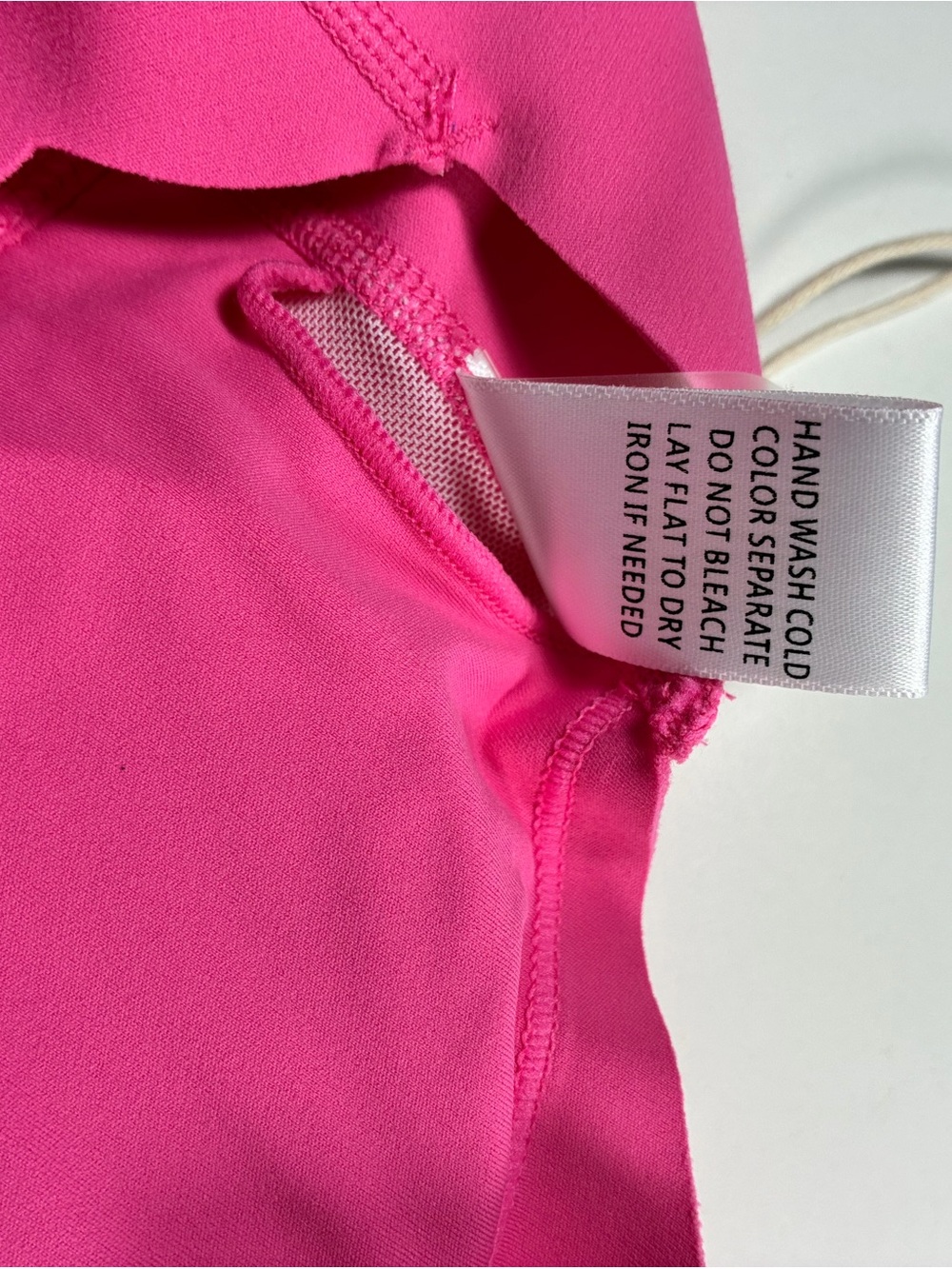 NWT AS Revival Scalloped Cross-Back Sports Bra in Hot Pink - Picture 9 of 9